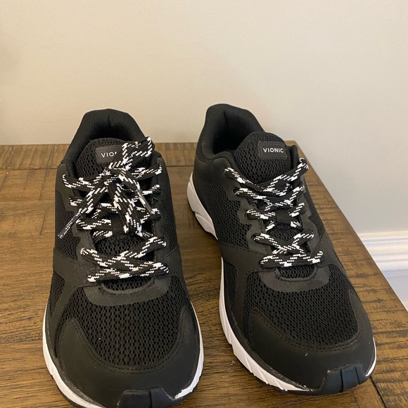Vionic walking shoes - Picture 2 of 4